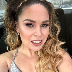 Meet your Posher, Cara